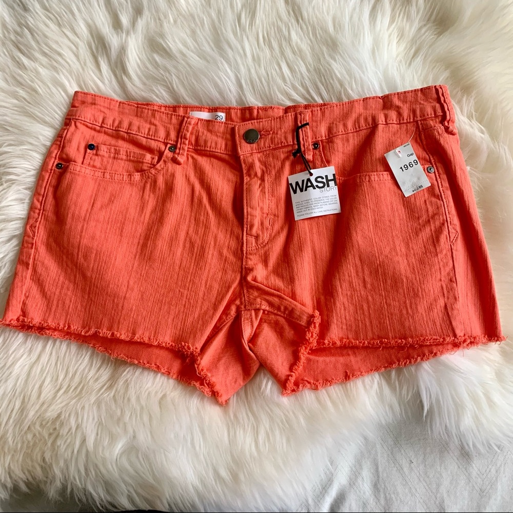 Gap Jean Shorts Orange. New. Size 29.